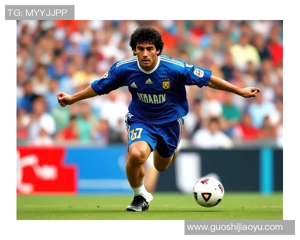 戴帽子的足球明星们在绿茵场上的风采与传奇故事