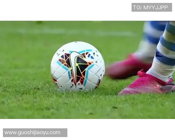 拼豆豆图纸大全带你走进足球明星的精彩世界与创意拼搭乐趣